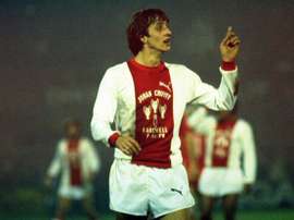 Ajax de Johan Cruyff é considerado um dos maiores times da história do futebol. Twitter