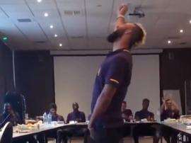 Bostock se volvió viral con su baile. Twitter/JohnJBostock