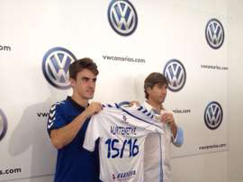 Jon Aurtenetxe, en su presentación como nuevo jugador del Tenerife. Twitter