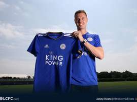 Evans, lors de sa présentation en tant que joueur de Leicester. LeicesterCity