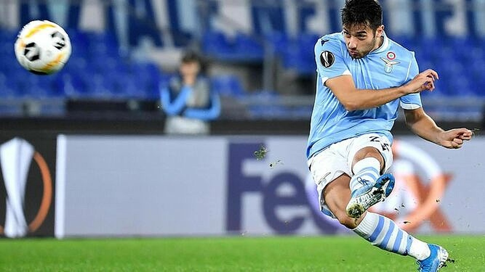 El asturiano vuelve a entrenar con la Lazio tras su cesión en Osasuna. EFE/Archivo
