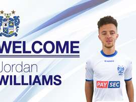 Williams llega cedido desde el Huddersfield. BuryFCOficial