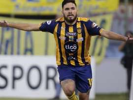Jorge Ortega, jugador de Sportivo Luqueño, ha firmado un precontrato con Coritiba. Twitter