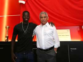 O avançado de 18 anos já se estreou pela equipa principal dos 'encarnados'. Twitter/Benfica