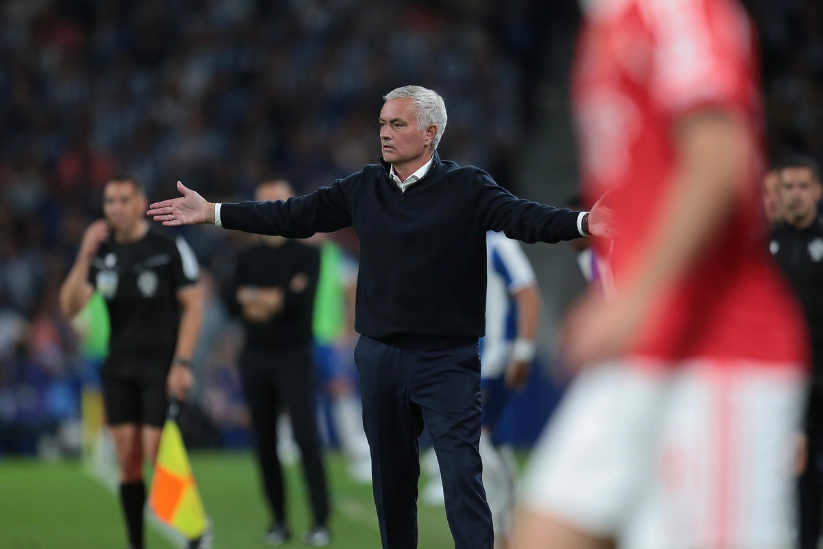 Mourinho alucina con el Benfica: No deja de sorprenderme