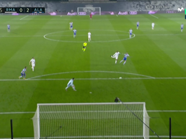 Courtois voltou a entregar o jogo. Captura/MovistarLaLiga