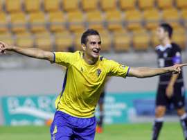 Juan Villar celebra un tanto con el Cádiz. CadizCF