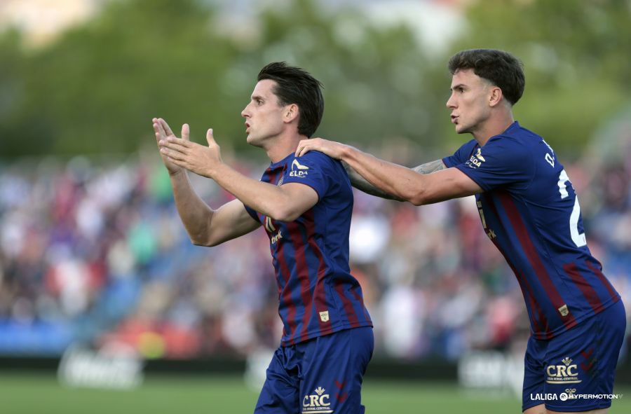 Einar y Ortuño alargan la emoción por abajo