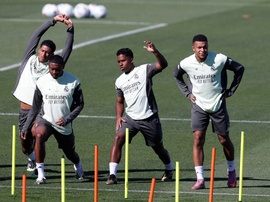 Endrick sigue calentando el banquillo y contempla una cesión en enero