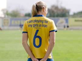 Mensajes como este portan las futbolistas de Suecia. Svenskfotboll.se