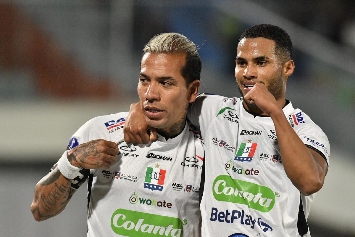 Dayro y compañía convierten la vuelta en un trámite