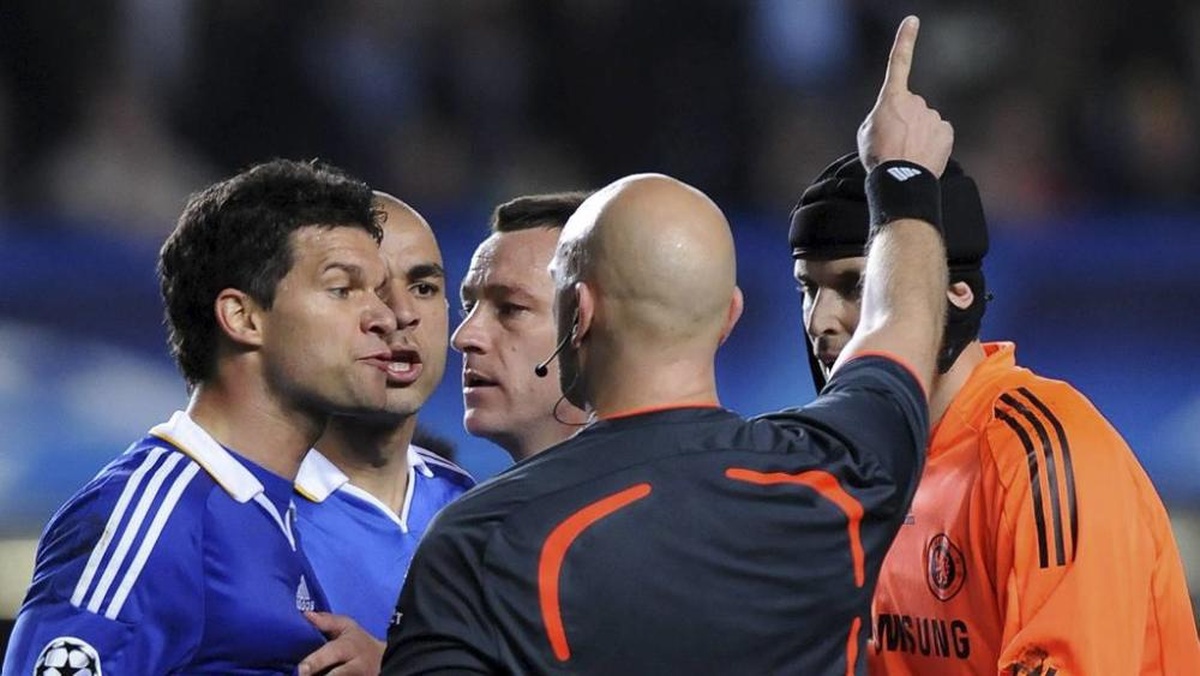 I Went From Being A Respected Referee To The Biggest Fool In World Football I Went From Being A Respected Referee To The Biggest Fool In World Football