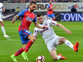 Máxima rivalidad en el 'derbi' entre Dinamo de Bucarest y Steaua. SteauaFC