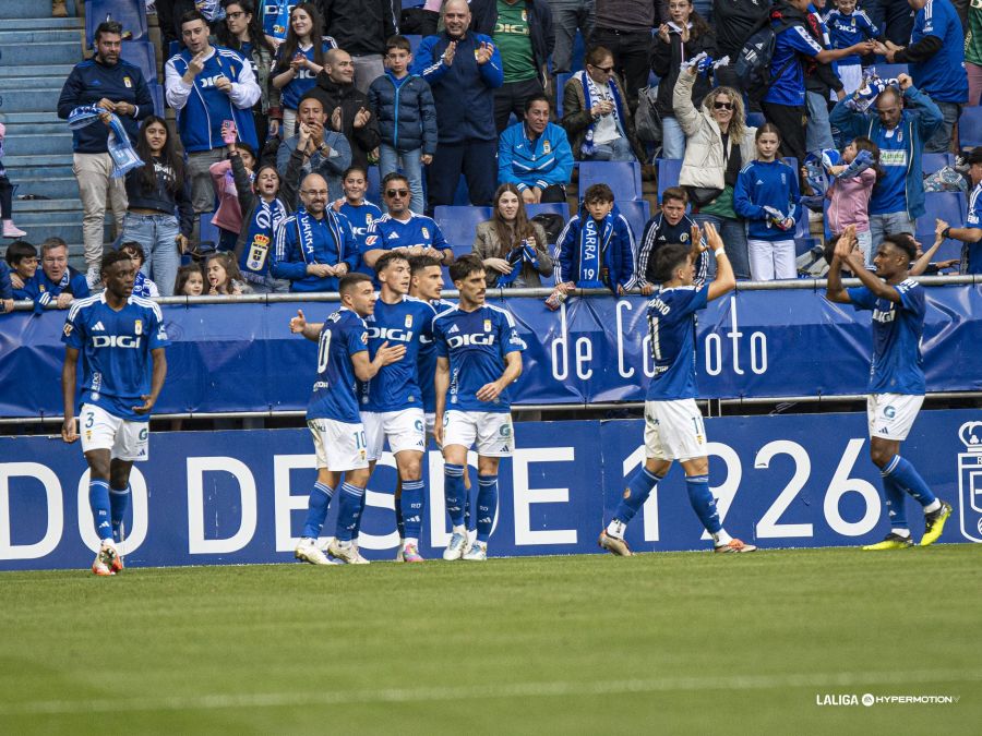 El Oviedo pone el ascenso al rojo vivo