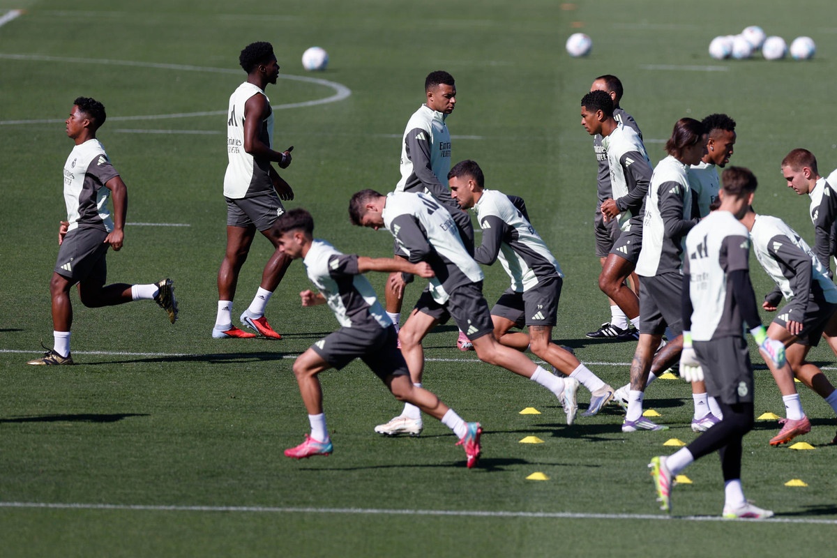 El Madrid preparó el choque ante el Celta sin Huijsen