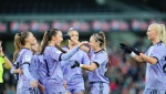 Weir y Athenea sacuden al Rosenborg y el Madrid pone un pie entre los mejores 16