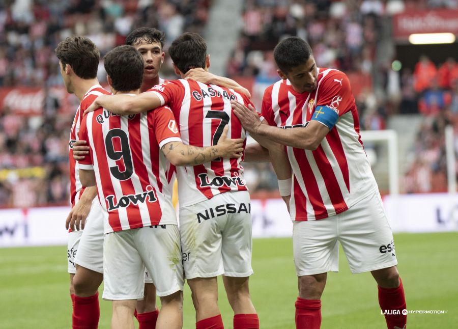 El Sporting rinde tributo a Cote