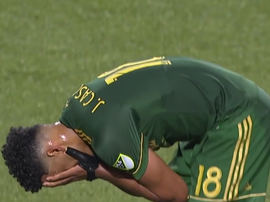 Julio Cascante se lamentó por su suerte. Twitter/MLS