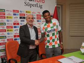 Junior Fernandes firma hasta final de temporada con el conjunto turco. Alanyaspor