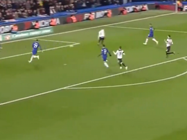 Keogh couldn't clear Zappacosta's cross. Captura Sky