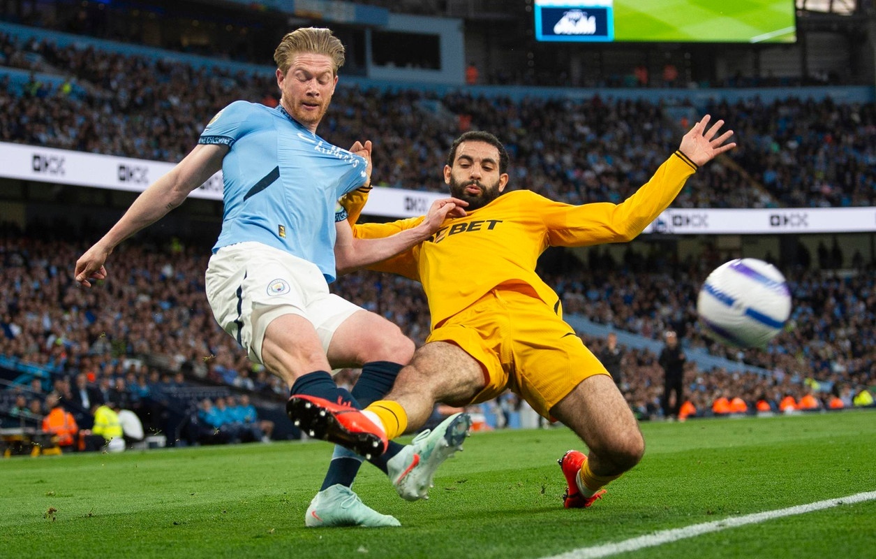 City step up pursuit of Ait-Nouri following positive talks with Wolves