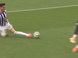 Contre le Barça, Kike Perez se blesse mais évite le pire. Capture/MovistarLaLiga