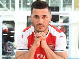 Kolasinac est la première recrue d'Arsenal. ArsenalFC