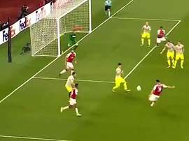 Kolasinac marcó el empate del Arsenal con este golazo. Captura