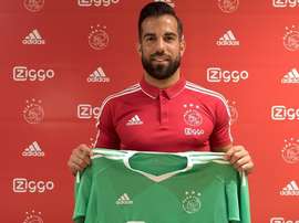 El Ajax se refuerza con Kostas Lamprou. AFCAjax
