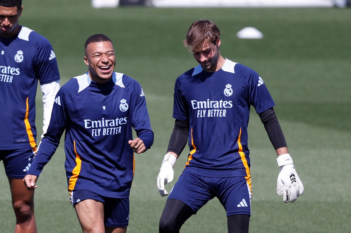 Mbappé se acicala para debutar en un Mundial de Clubes