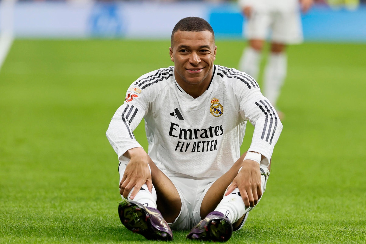 Kylian Mbappé vince la Scarpa d'Oro 2024-25