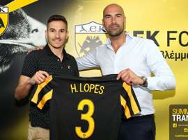 L'AEK Athènes annonce un accord avec Hélder Lopes. AEKFC