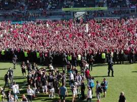 Se desató la locura tras el ascenso. Twitter/1_fc_ruernberg
