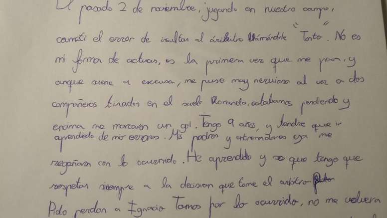 Un niño pidió disculpas a un árbitro de Málaga por increparle tras expulsarle. Twitter/Plataforma090