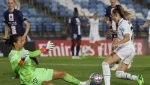 El Real Madrid Femenino le planta cara al PSG y sobrevive al primer asalto