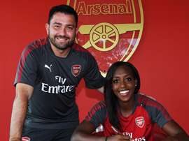 Danielle Carter firmó contrato con el Arsenal Women. ArsenalWFC