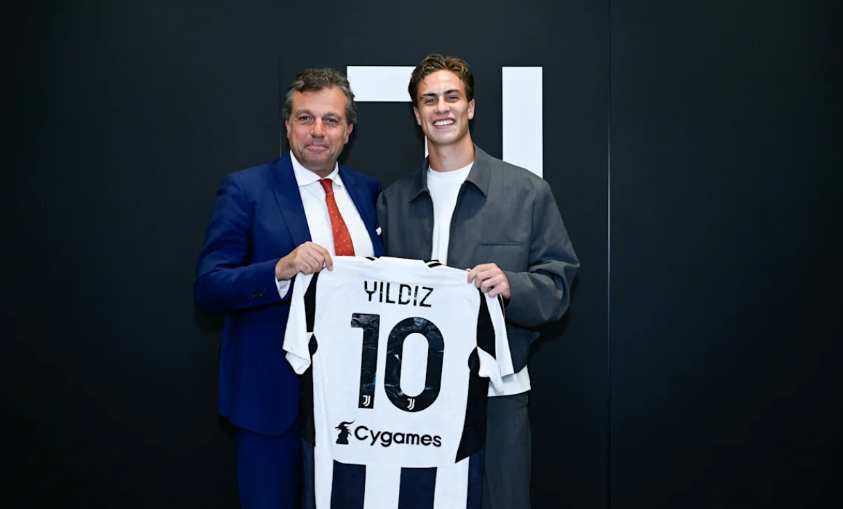 UFFICIALE - Il nuovo '10' della Juve rinnova fino al 2029