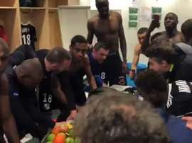 El Amiens celebró por todo lo alto la salida del descenso. Captura