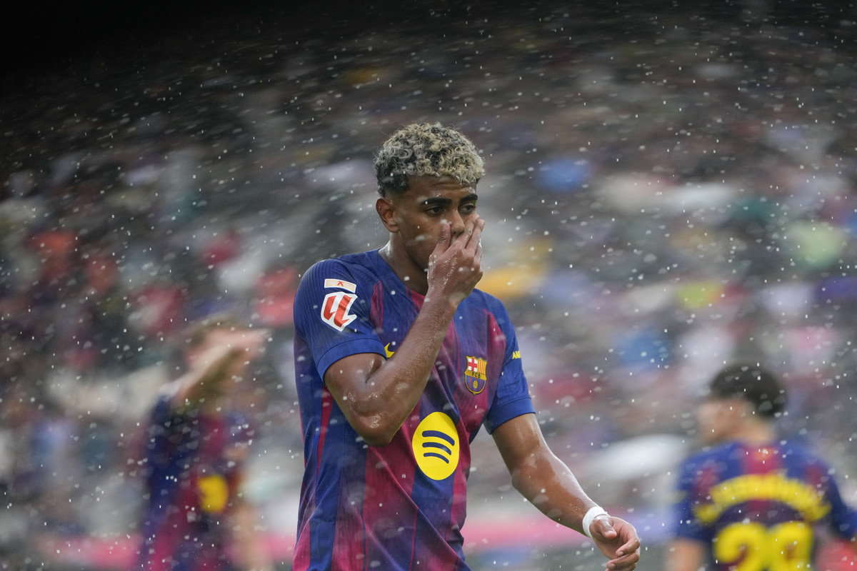 O azarão de 2025: A batalha de Lamine Yamal contra a trave