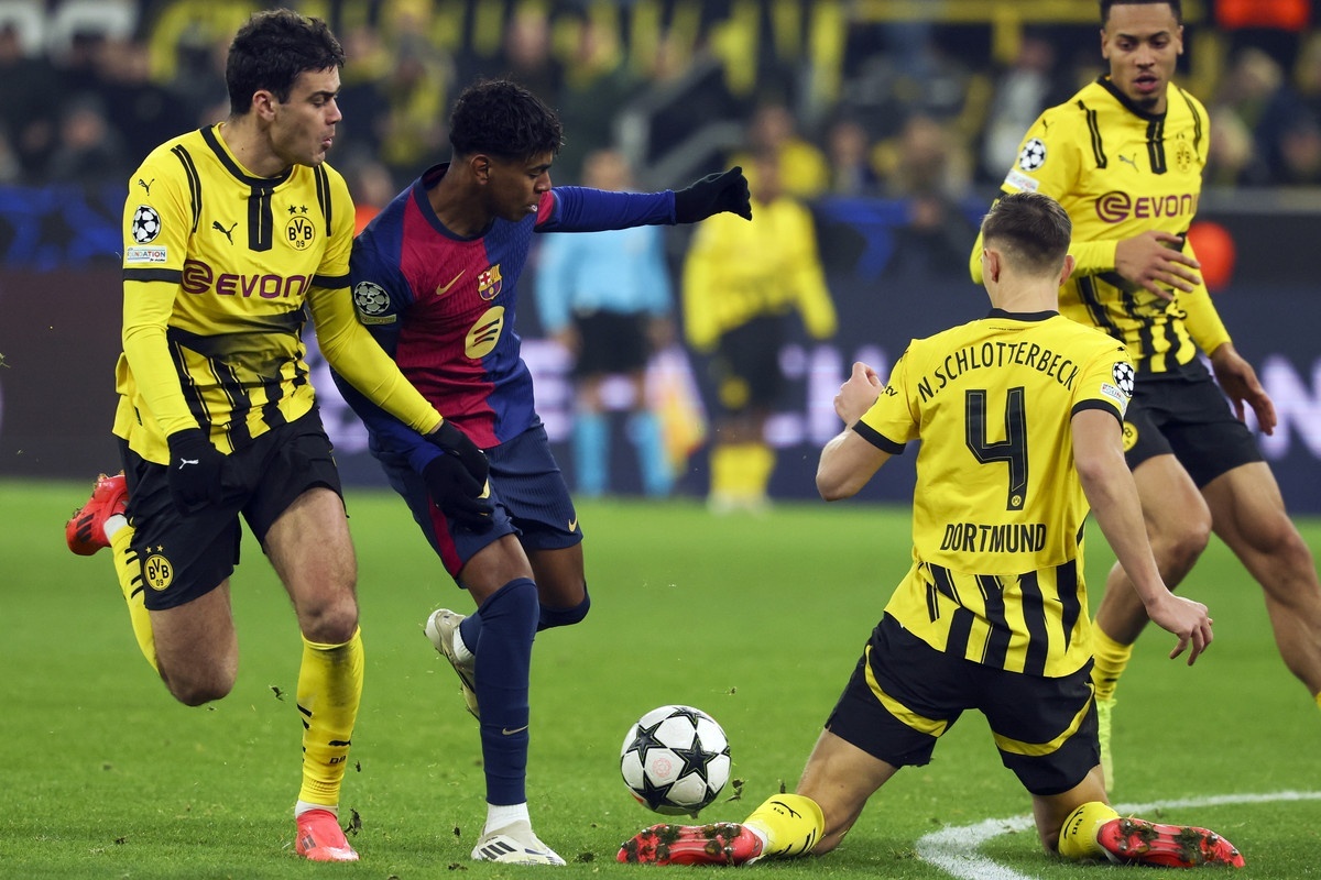 Liverpool open talks over potential move for Dortmund's Schlotterbeck