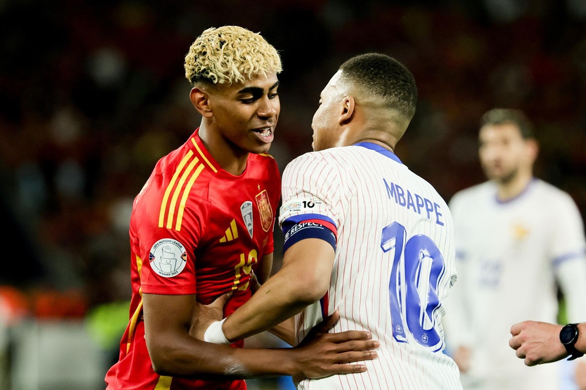 Lamine le hace un 6-0 a Mbappé en menos de un año