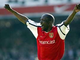 Lauren recordó cómo jugaba aquel equipo de Wenger. Arsenal
