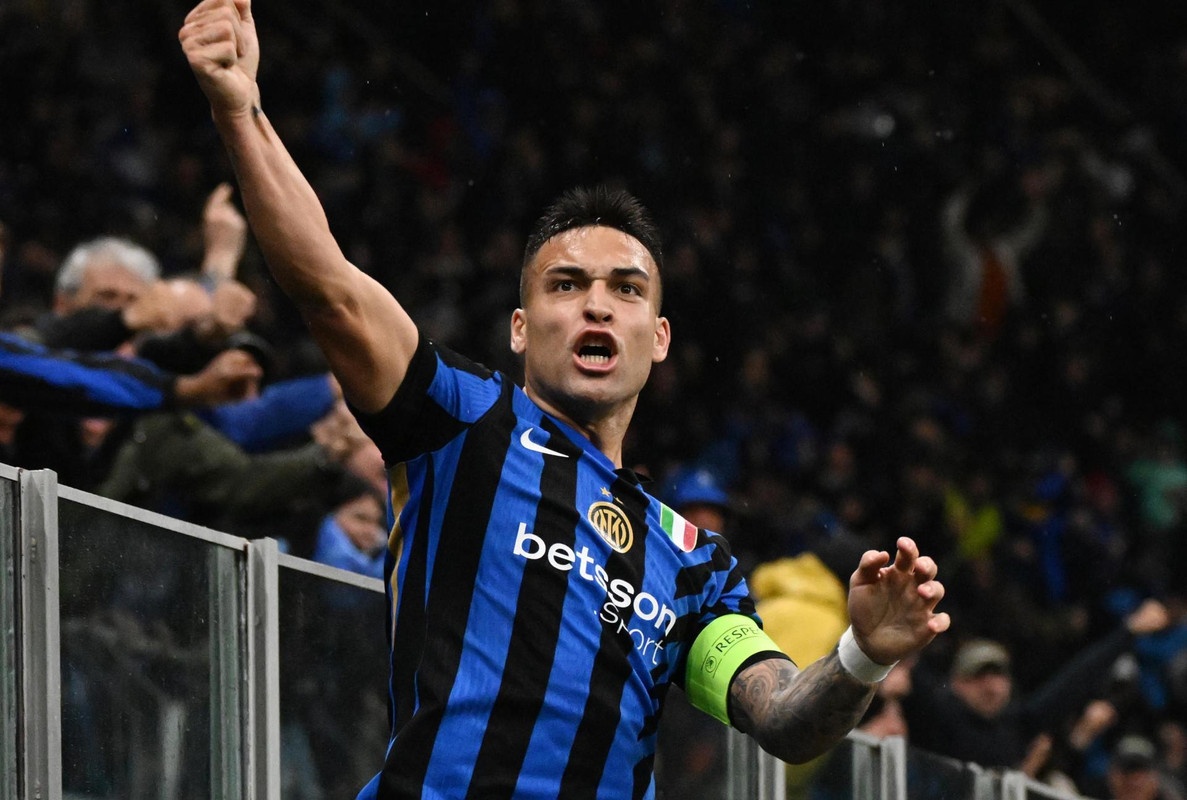Lautaro y Pavard apuran para llegar a la vuelta