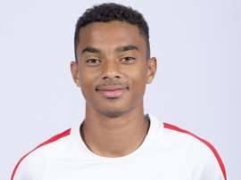 Le jeune joueur du PSG, Dagba, signe en pro. PSG
