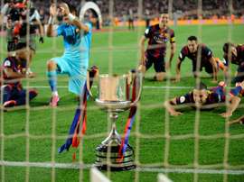 Le trophée de la Coupe du Roi, remportée par le FC Barcelone, le 30 mai 2015 au Camp Nou. AFP