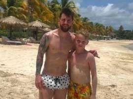 Mackenzie O'Neill a eu l'honneur de rencontrer Messi sur la plage. Olé