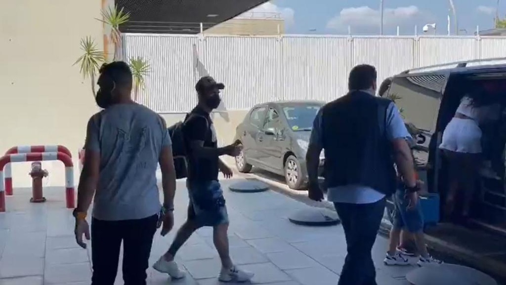 Leo Messi had a brief stopover in Barcelona. Screenshot/Twitter/DavidIbanez5