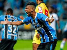 Léo Moura anuncia sua saída do Grêmio. GremioFBPA