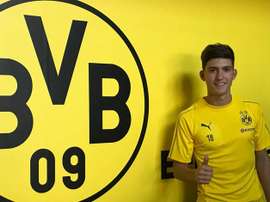 Balerdi firmó su nuevo contrato. BVB