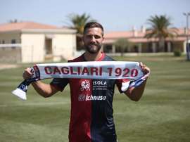 O atacante italiano foi cedido depois de não ter encontrado espaço no Napoli. Twitter/CagliariCalcio